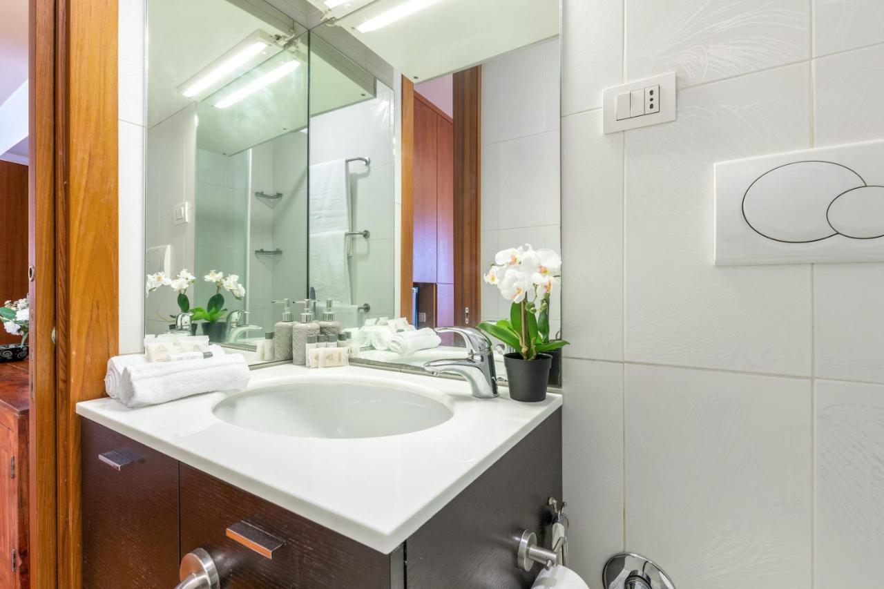 Rome As You Feel - Cozy Apartments In San Giovanni Exterior photo