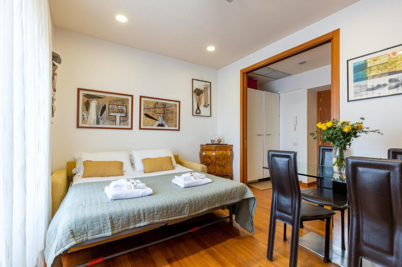 Rome As You Feel - Cozy Apartments In San Giovanni Exterior photo